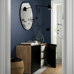 ترکیب ذخیره سازی با درب ایکیا مدل IKEA BESTÅ رنگ اثر گردوی خاکستری رنگ آمیزی شده/مشکی لاکسویکن